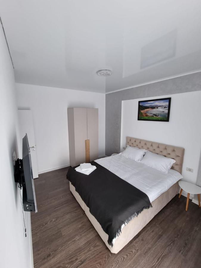 Apartamente Azra Navodari Luaran gambar