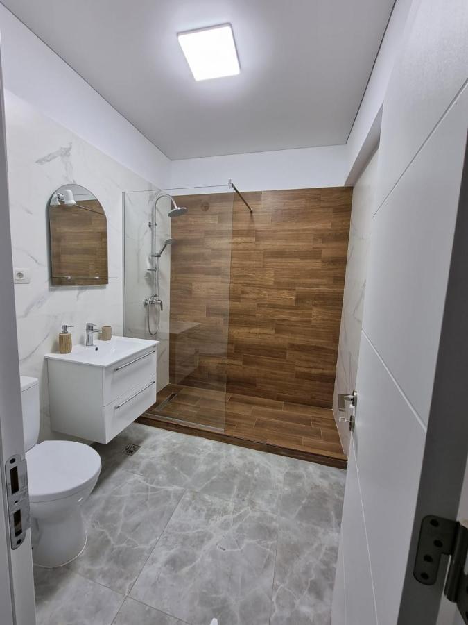 Apartamente Azra Navodari Luaran gambar